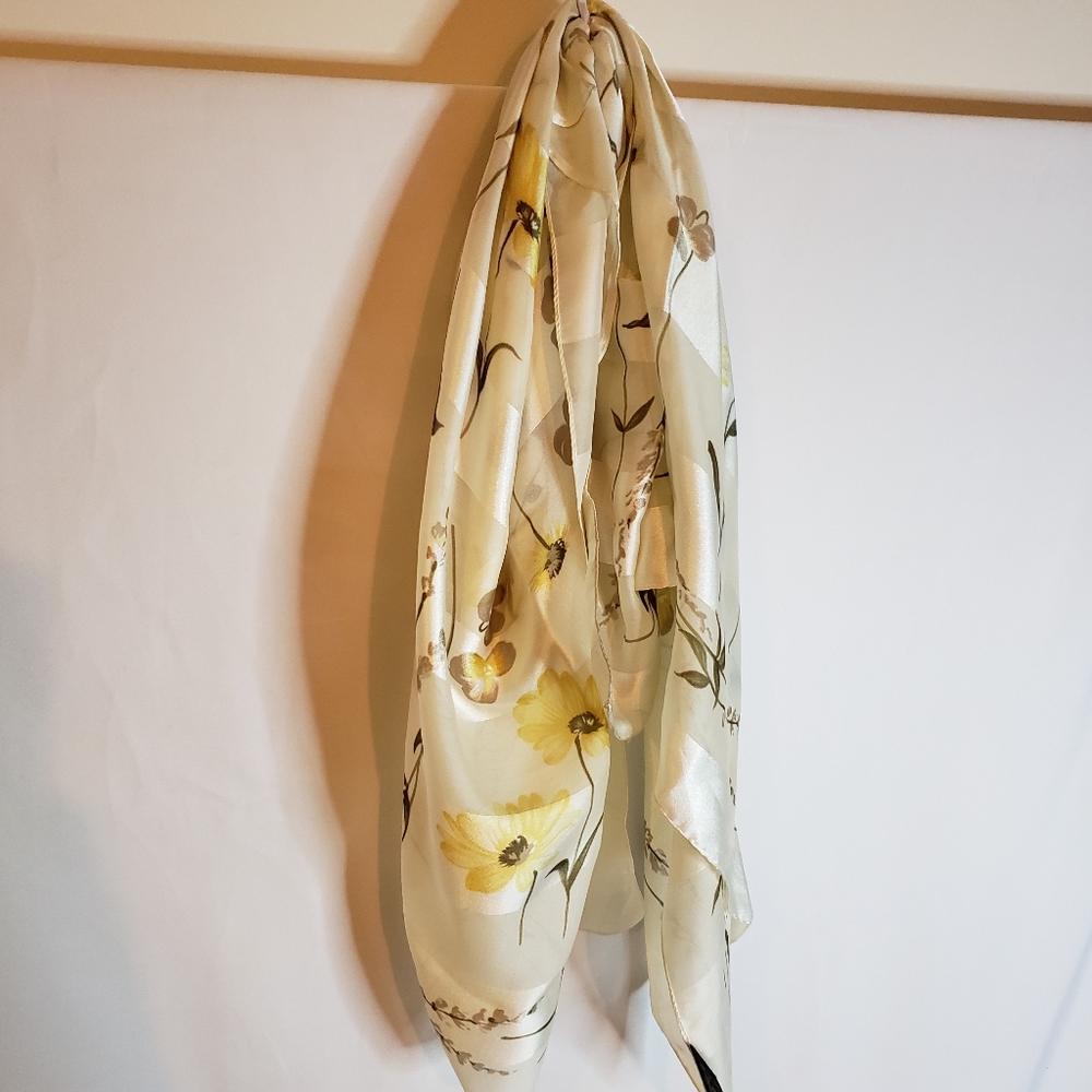 The art of the scarf daisy floral print square
